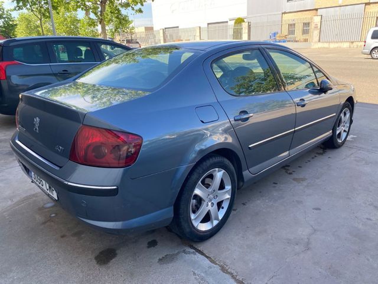 PEUGEOT 407