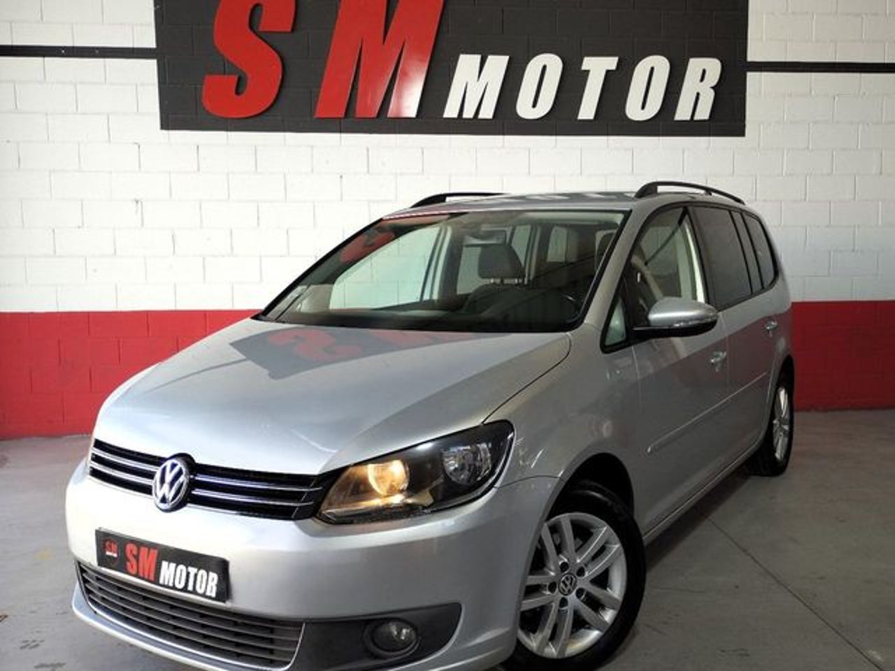 VOLKSWAGEN Touran