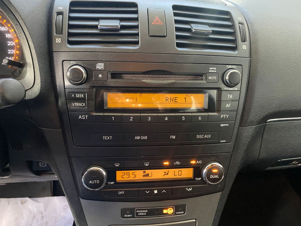 TOYOTA Avensis