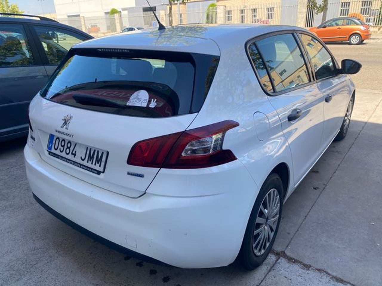 PEUGEOT 308