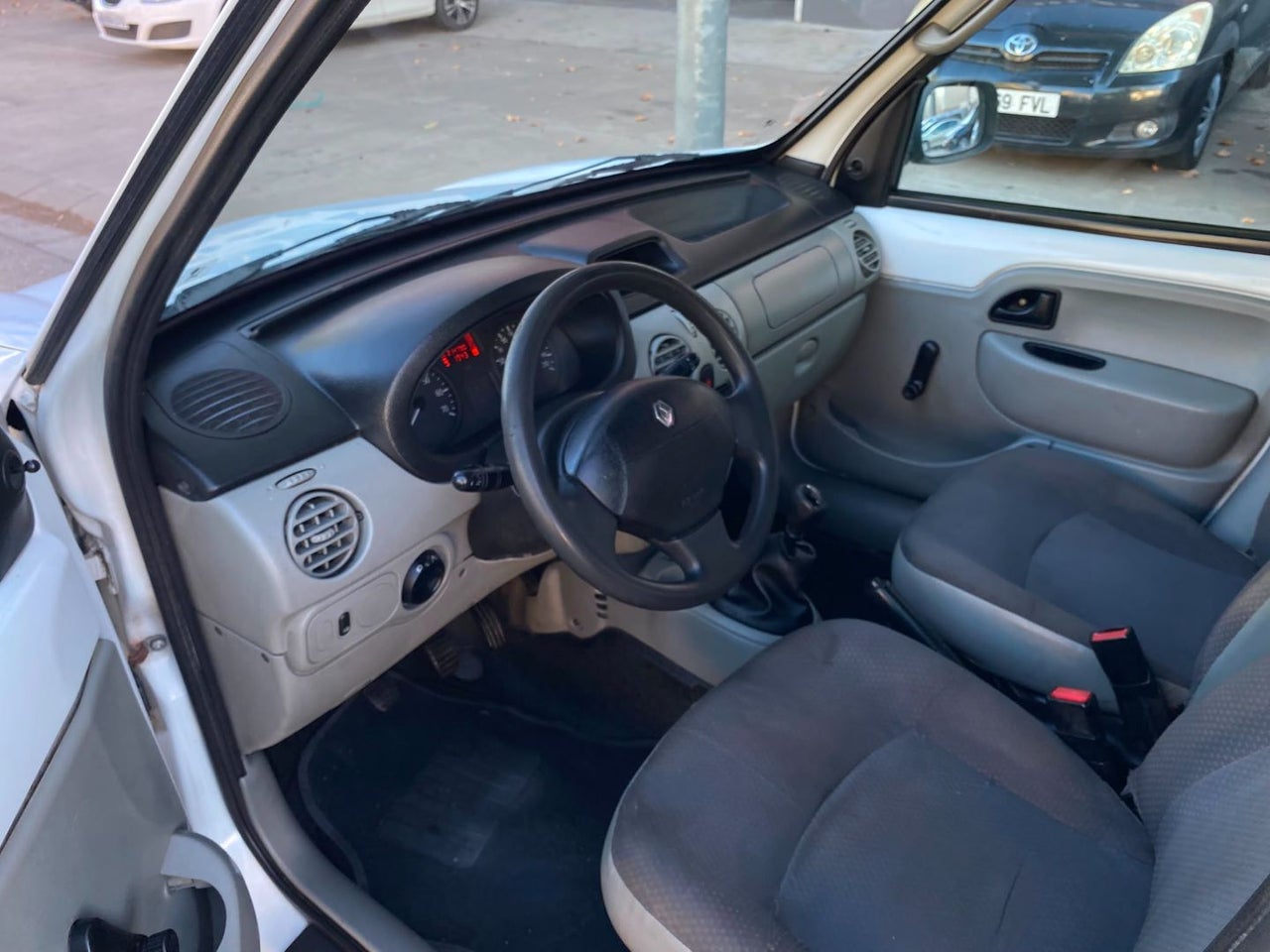 RENAULT Kangoo