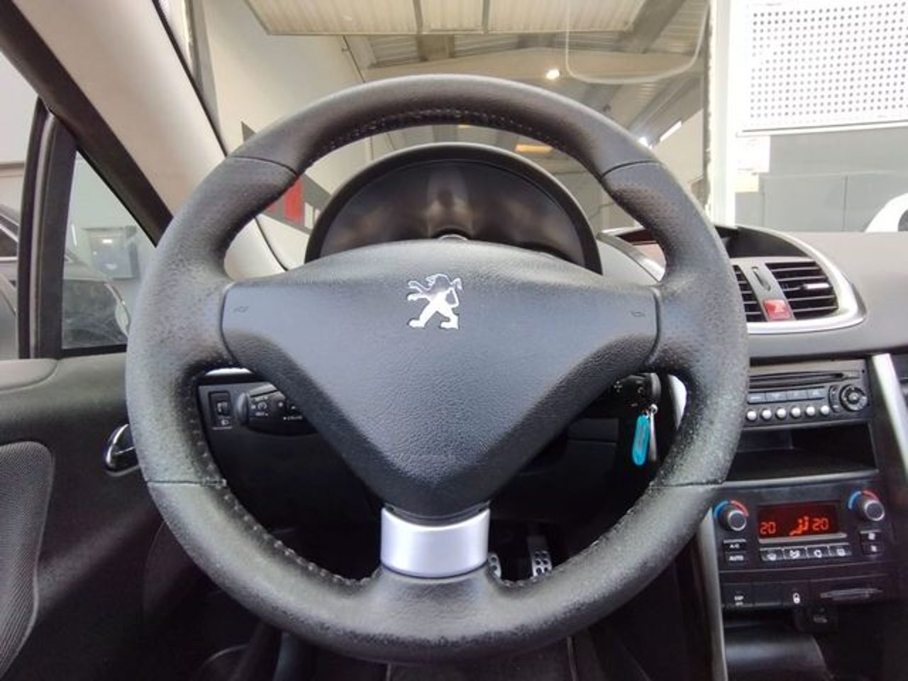 PEUGEOT 207