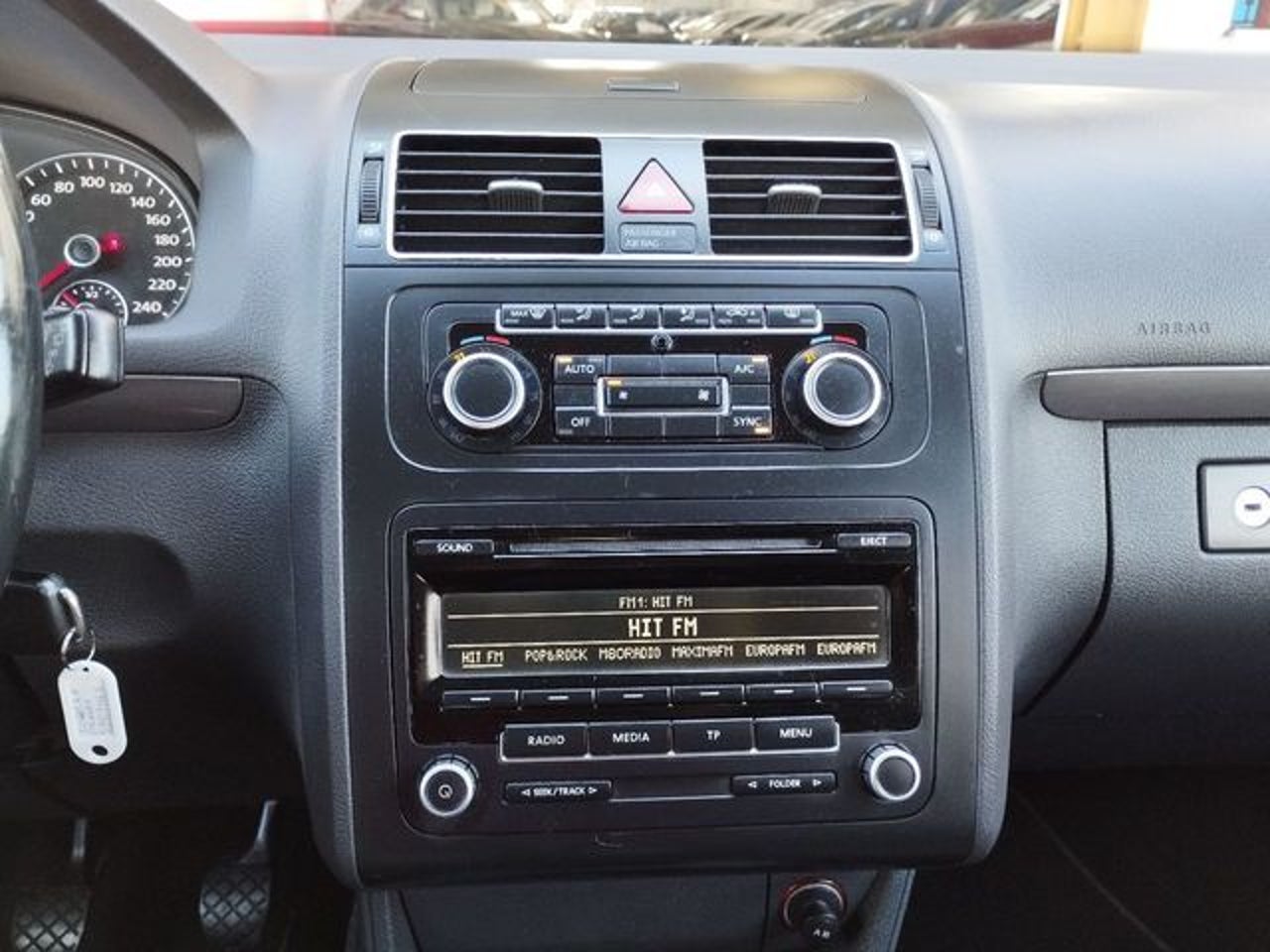 VOLKSWAGEN Touran
