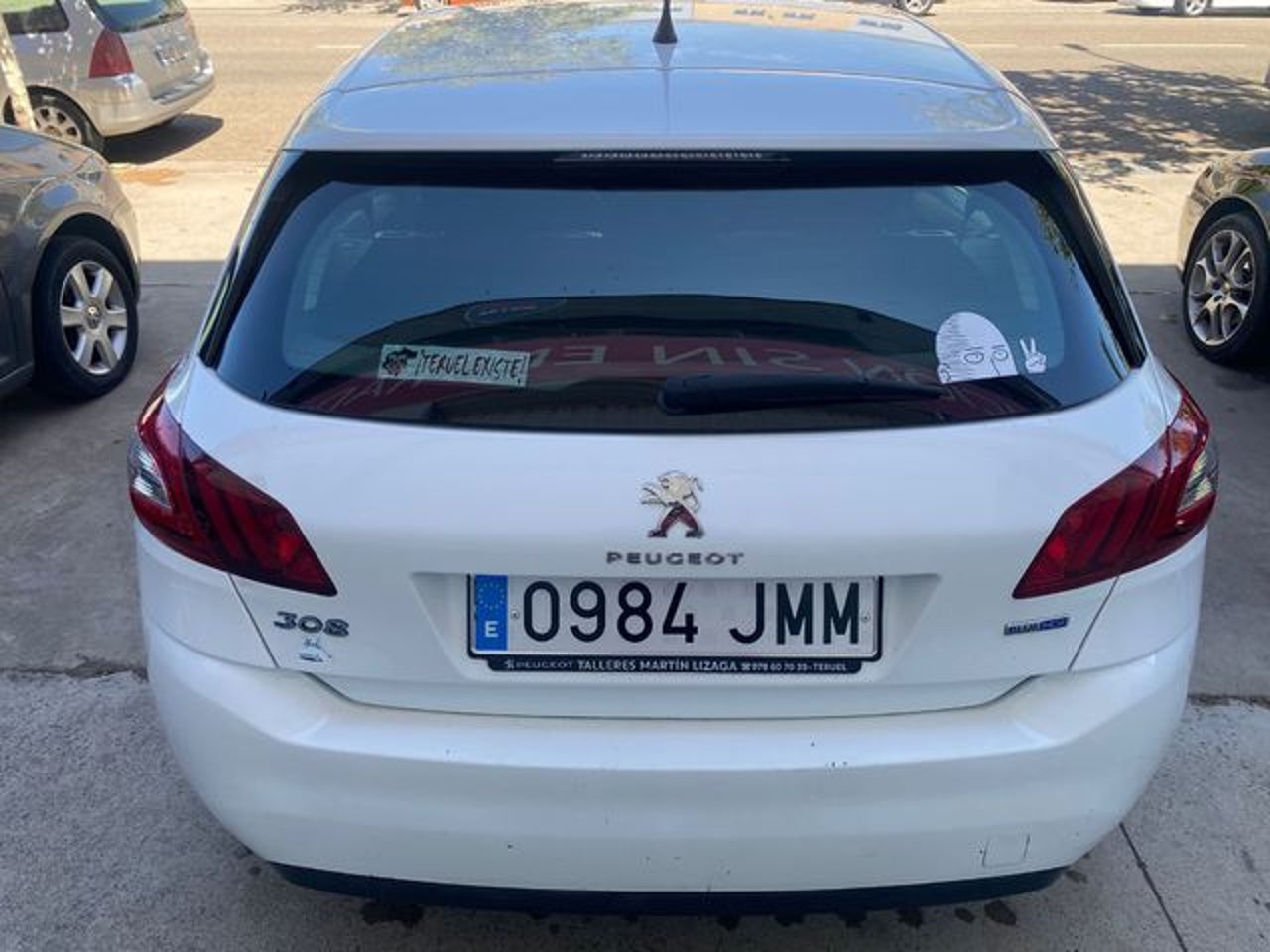 PEUGEOT 308