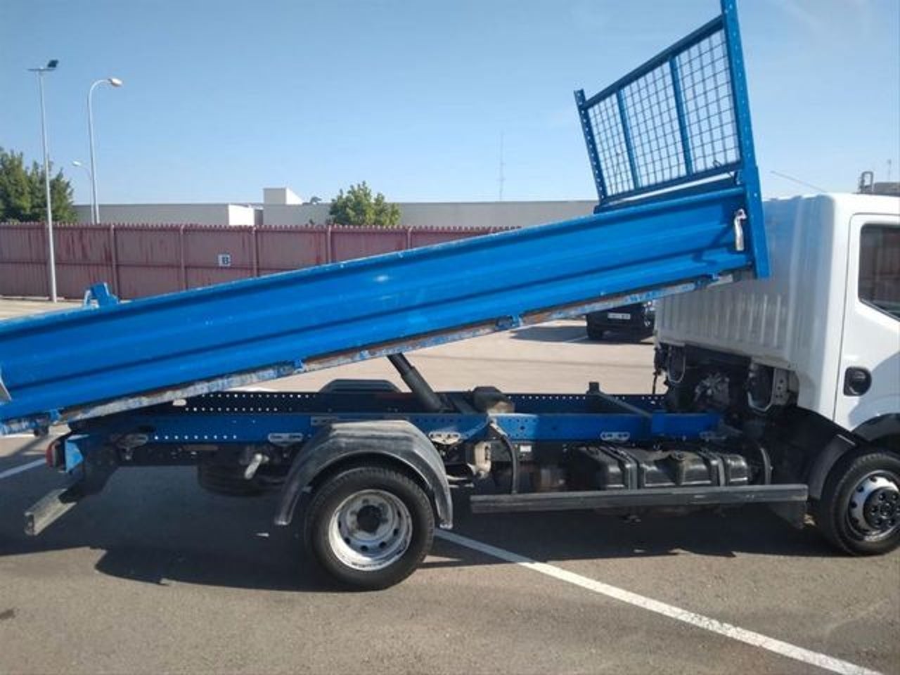 NISSAN NT400