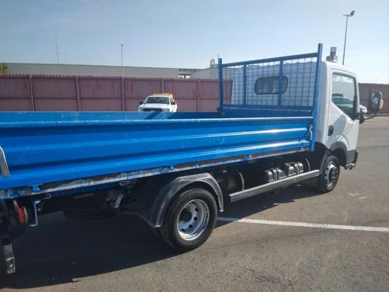 NISSAN NT400