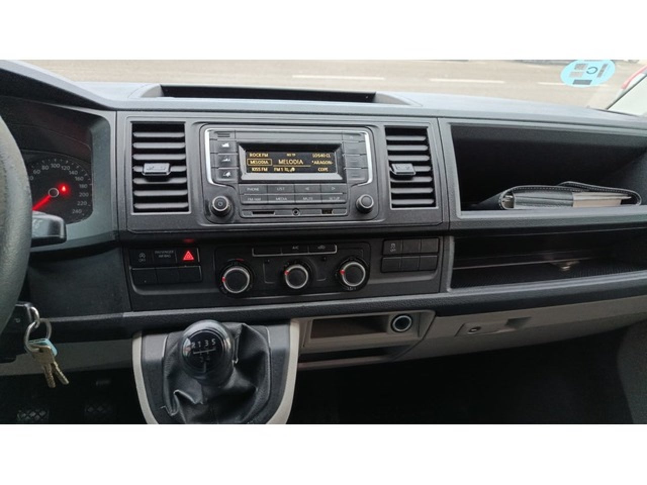 VOLKSWAGEN Transporter