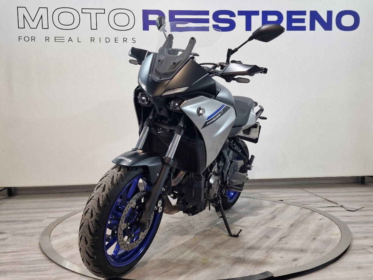 Ver moto YAMAHA TRACER 7