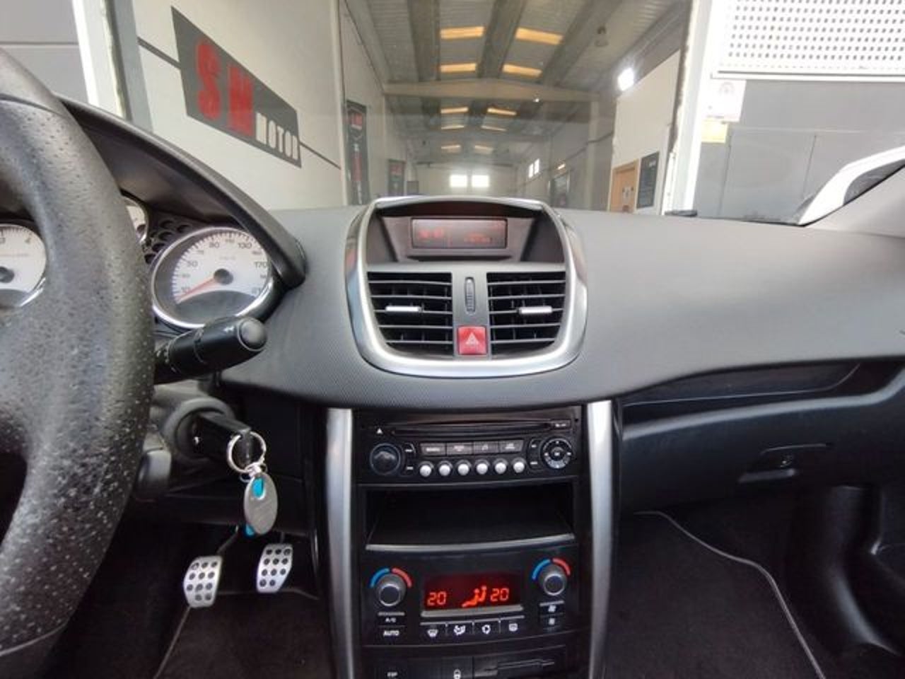 PEUGEOT 207